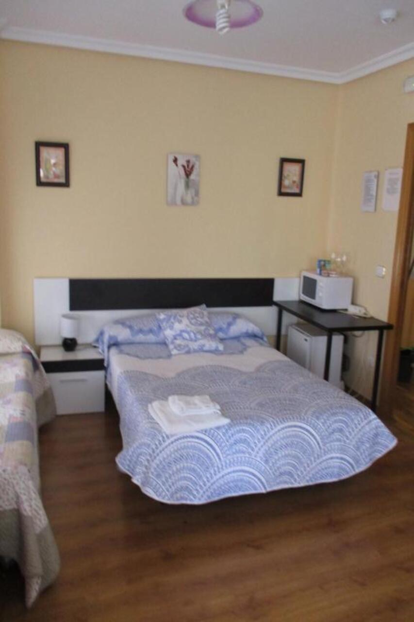 Hostal Becares Паленсія Екстер'єр фото