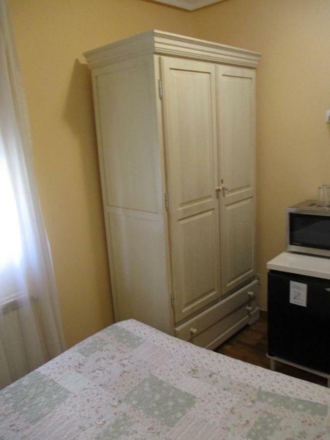 Hostal Becares Паленсія Екстер'єр фото