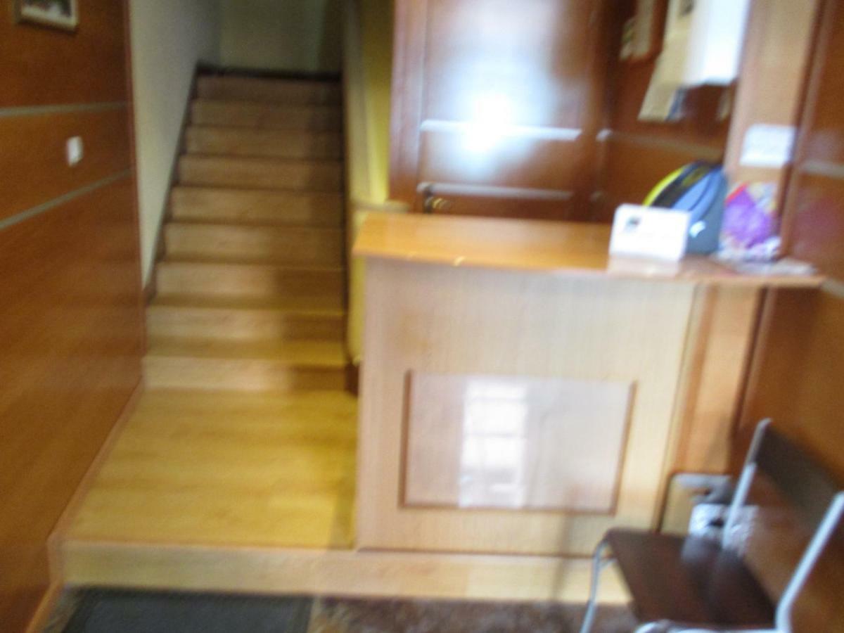 Hostal Becares Паленсія Екстер'єр фото